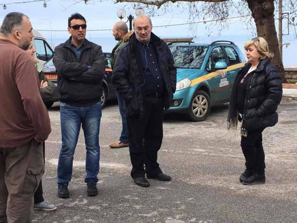 Αυτοψία στην Ανω Πόλη Κυπαρισσίας για την ανάπλαση του κεντρικού δρόμου