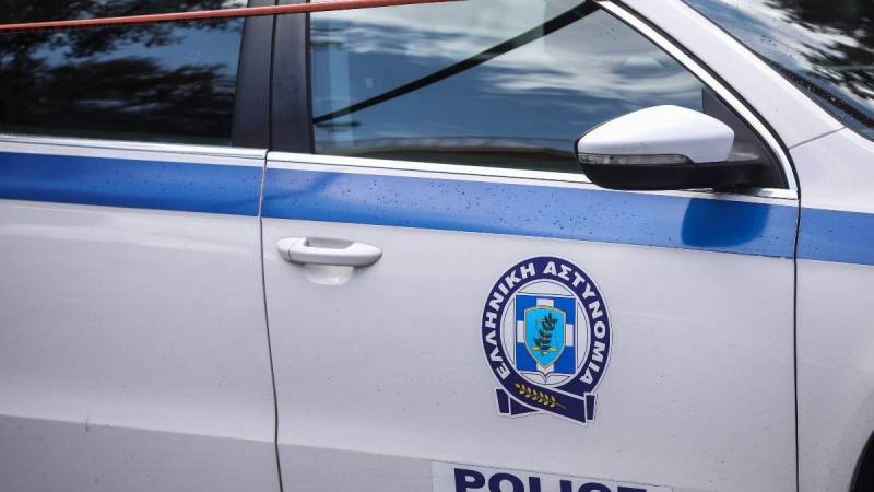 Μενίδι: Συνελήφθη 50χρονος που απειλούσε να σκοτώσει την μητέρα του (βίντεο)