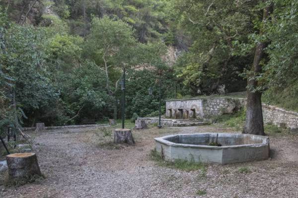 Απολογία κατηγορούμενων για τις πηγές Κουμπέ: Υποστήριξαν ότι ο δήμος καταπάτησε την περιουσία τους