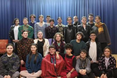 Παράσταση από την Πειραματική Σκηνή: "Ματίας ο Πρώτος, τα παιδιά στην εξουσία οι μεγάλοι στα σχολεία"