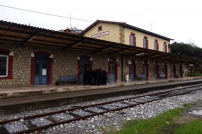 Το “Κalamata 21” στο σιδηροδρομικό σταθμό