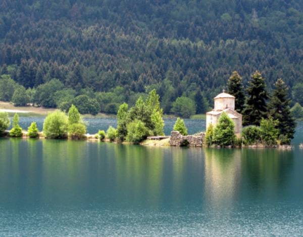 Ο Ορειβατικός Καλαμάτας στη λίμνη Δόξα