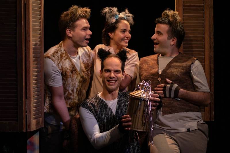 "Ηλίας", ο πρώτος γάτος χορευτής της γατοϊστορίας» στο θέατρο "Αβατον"