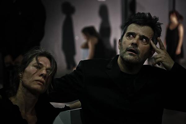 Ο Γεράσιμος Γεννατάς στην &quot;Ε&quot;: “Η τέχνη και η σκέψη είναι λαθρεπιβάτες στο πλοίο της ανάγκης.”