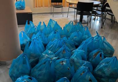 Διανομή τροφίμων στη Μεσσήνη