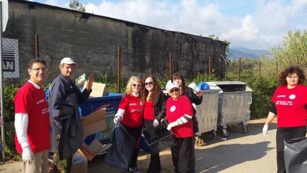 Ο "Ποσειδών" καθάρισε πεζοδρόμια