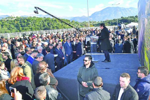 Καμία δέσμευση Τσίπρα για Μεσσηνία στην παράδοση του περιφερειακού